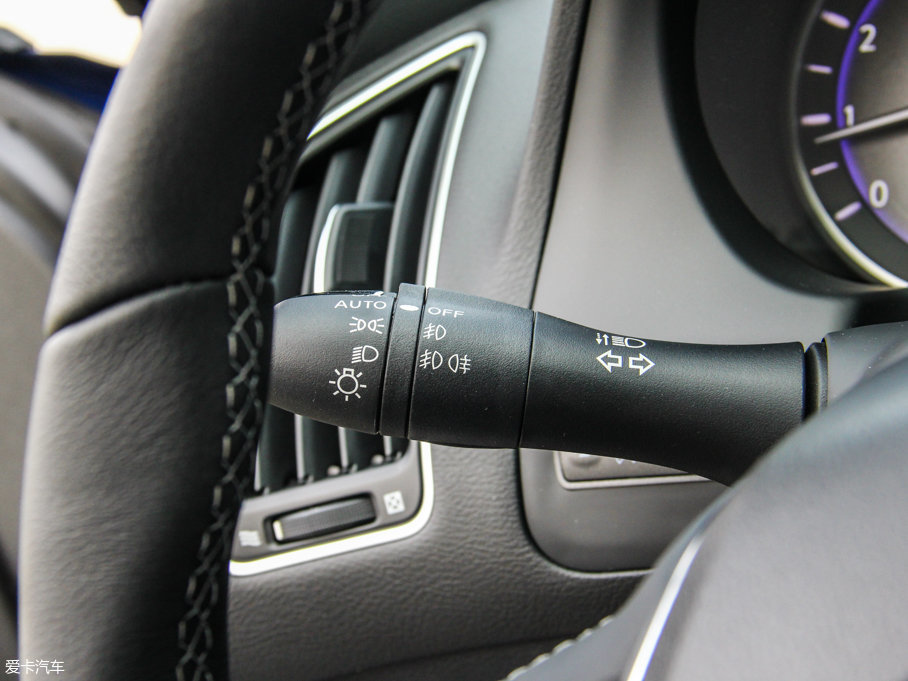 2017��Ӣ�����Q60 2.0T ���A��