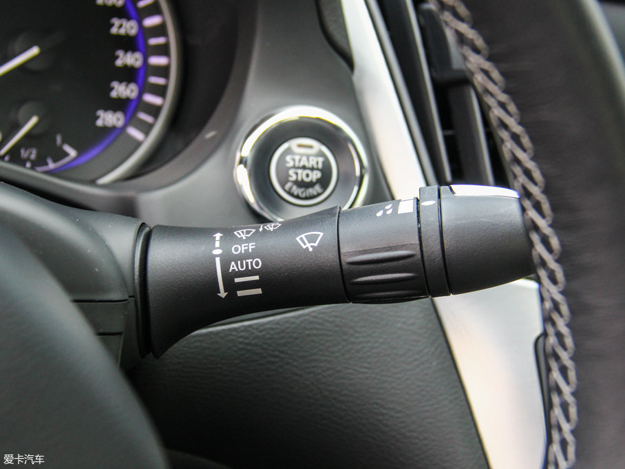 2017��Ӣ�����Q60 2.0T ���A��