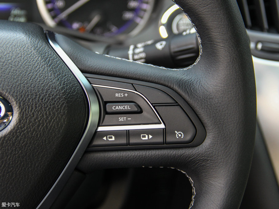 2017��Ӣ�����Q60 2.0T ���A��