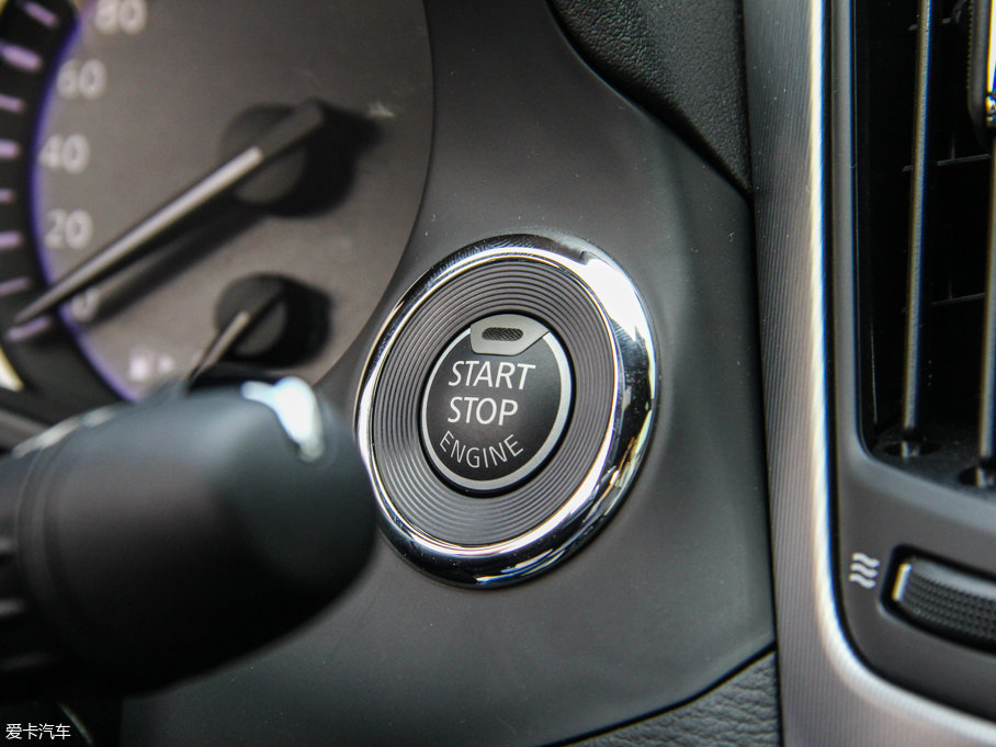 2017��Ӣ�����Q60 2.0T ���A��