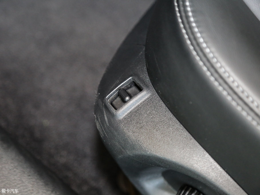 2017��Ӣ�����Q60 2.0T ���A��