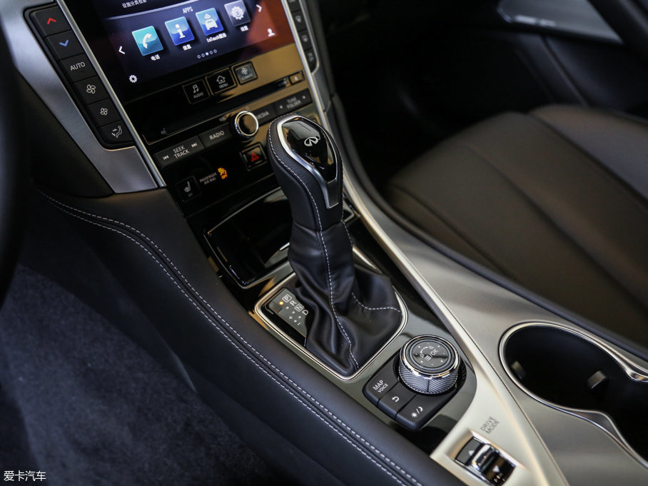2017ӢQ60 2.0T A