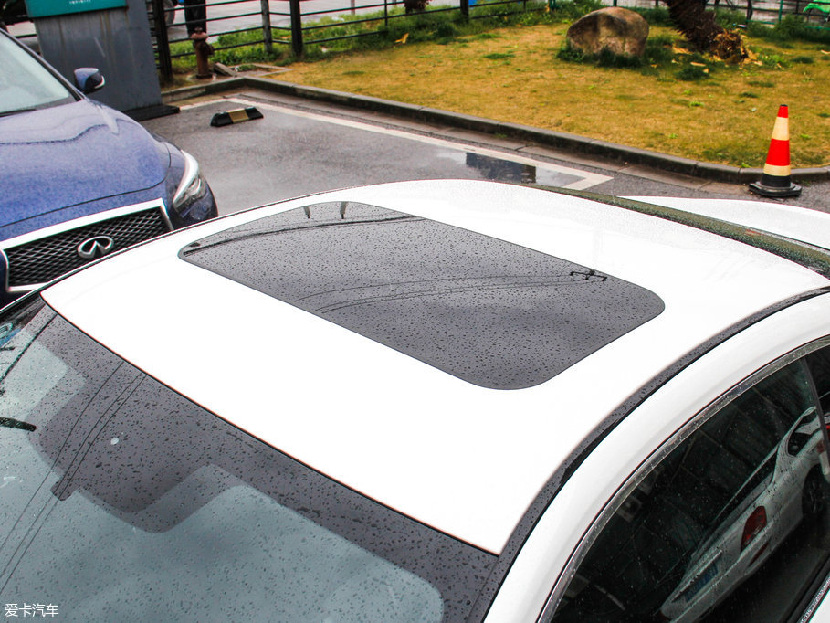 2017��Ӣ�����Q60 2.0T ���A��