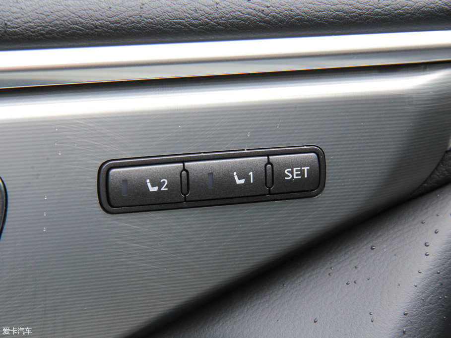 2017��Ӣ�����Q60 2.0T ���A��