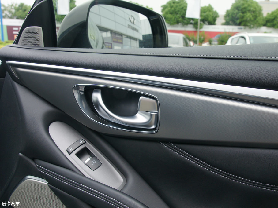 2017��Ӣ�����Q60 2.0T ���A��