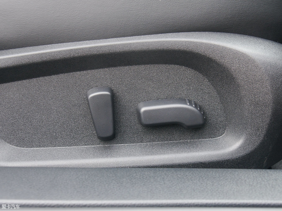 2017��Ӣ�����Q60 2.0T ���A��