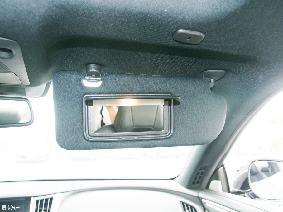 2017��Ӣ�����Q60 2.0T ���A��