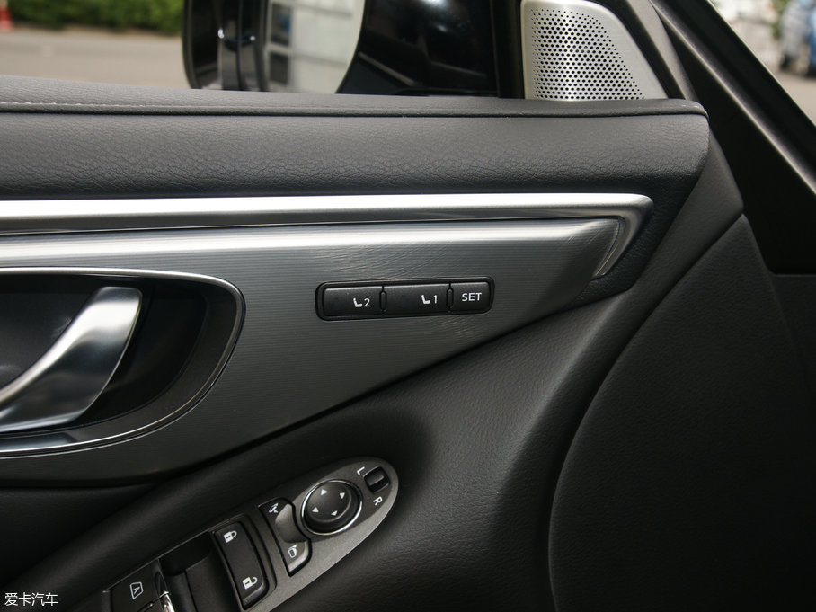 2017��Ӣ�����Q60 2.0T ���A��