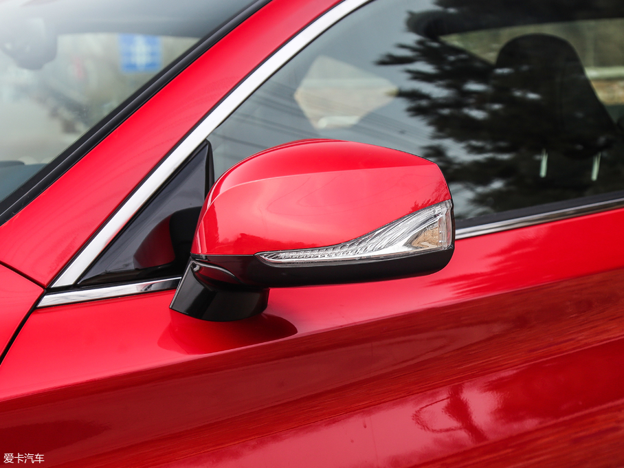 2017��Ӣ�����Q60 S 2.0T ���A�\�Ӱ�