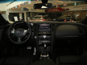 2017款3.7L 绝影版 内饰全景