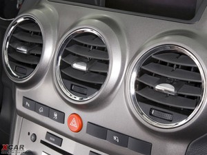 2009款2.4L 自动 空调出风口