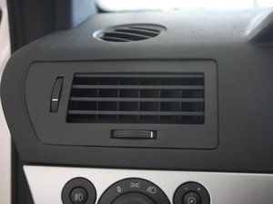 2010款GTC 1.8L 全景风挡版 中控区