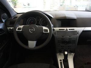 2010款GTC 1.8L 全景风挡版 中控区