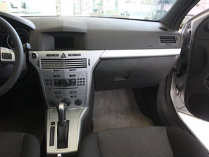 2010款GTC 1.8L 全景风挡版 中控区