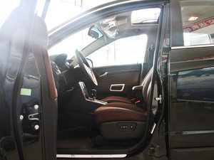 2011款2.4L 两驱豪华版 前排空间