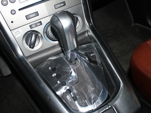 2011款2.4L 两驱豪华版 换挡杆