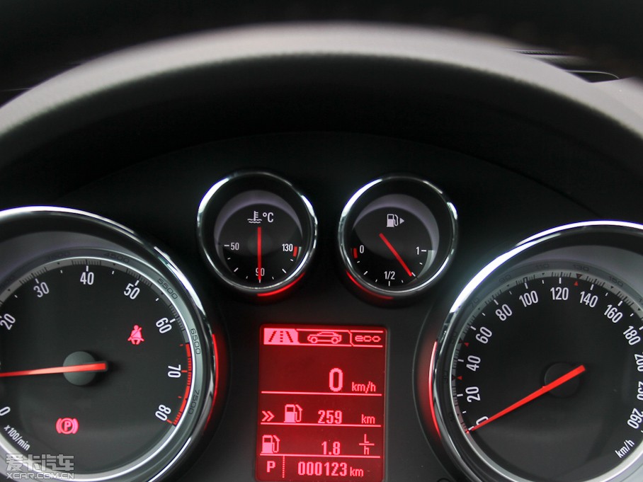 2013��Ӣ�ف� 2.0T �Ԅ�����\�Ӱ�