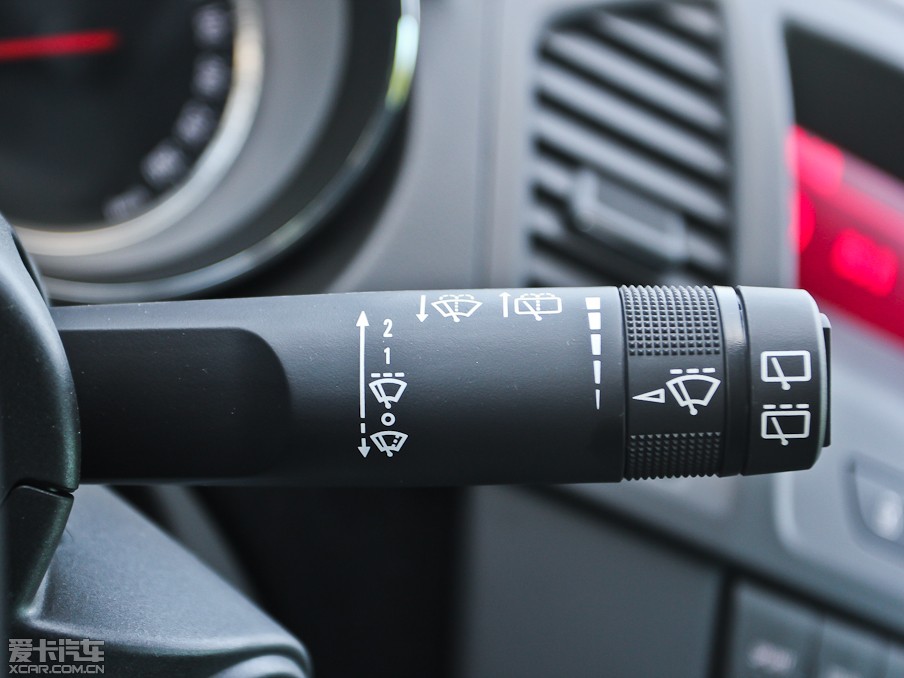 2013��Ӣ�ف� 2.0T �Ԅ�����\�Ӱ�