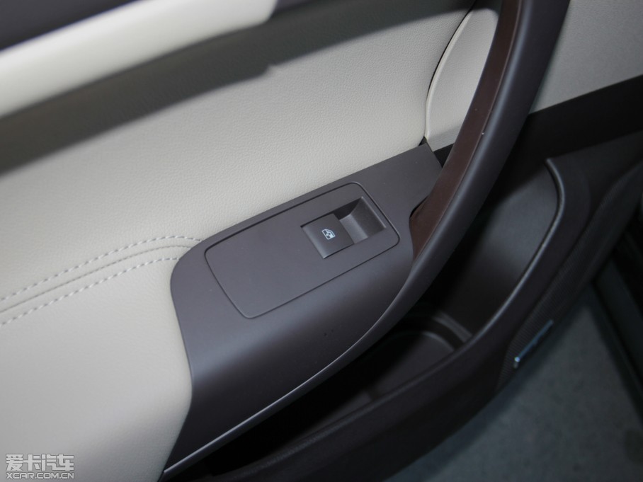 2013Ӣف 2.0T Ԅ(dng)(q)A