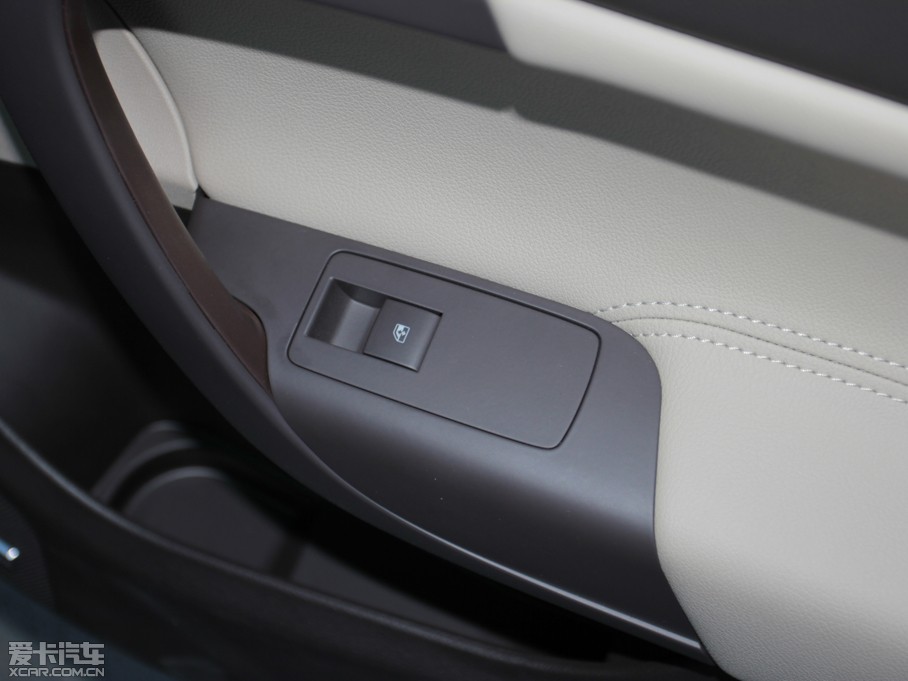 2013Ӣف 2.0T Ԅ(dng)(q)A