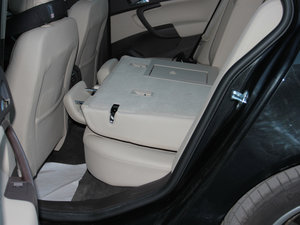 2013款2.0T 自动两驱豪华版 后排座椅放倒