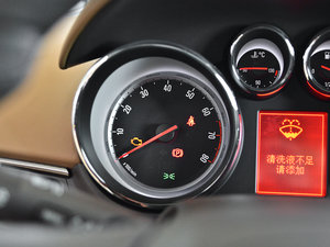 2013款1.4T 七座豪华版 中控区