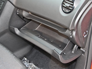 2013款1.4T 自动舒适版 手套箱