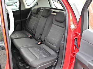 2013款1.4T 自动舒适版 后排座椅
