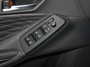 2019款2.5L Touring尊贵版 国V 主驾车窗控制区	
