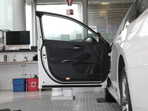2019款2.5L 进取版 国V 驾驶位车门