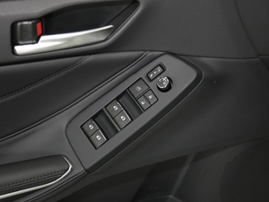2019款2.5L 进取版 国V 主驾车窗控制区	