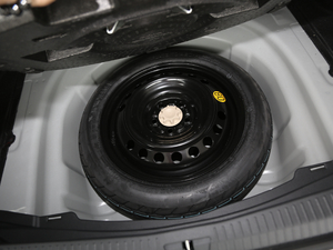 2019款2.5L 进取版 国V 备胎