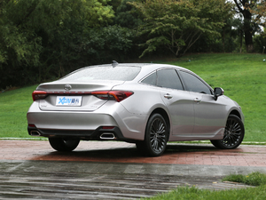 2019款2.0L XLE 尊贵版 国VI 整体外观