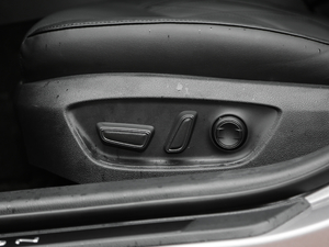 20192.0L XLE F VI {{(ji)