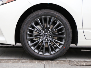 2019款2.0L XLE 尊享版 国VI 轮圈