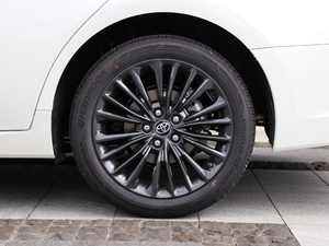 2019款2.0L XLE 尊享版 国VI 轮圈