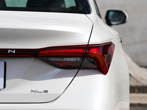 2019款2.0L XLE 尊享版 国VI 尾灯