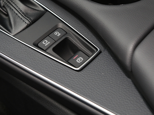 20192.0L XLE  VI v܇Ƅ