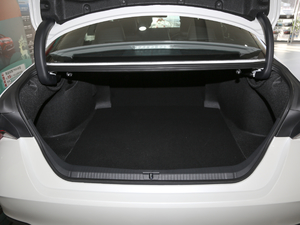 2019款2.0L 豪华版 国VI 行李厢空间