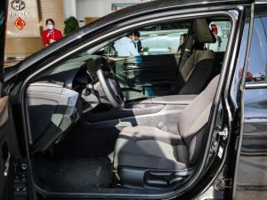 2019款2.0L 进取版 国VI 前排空间