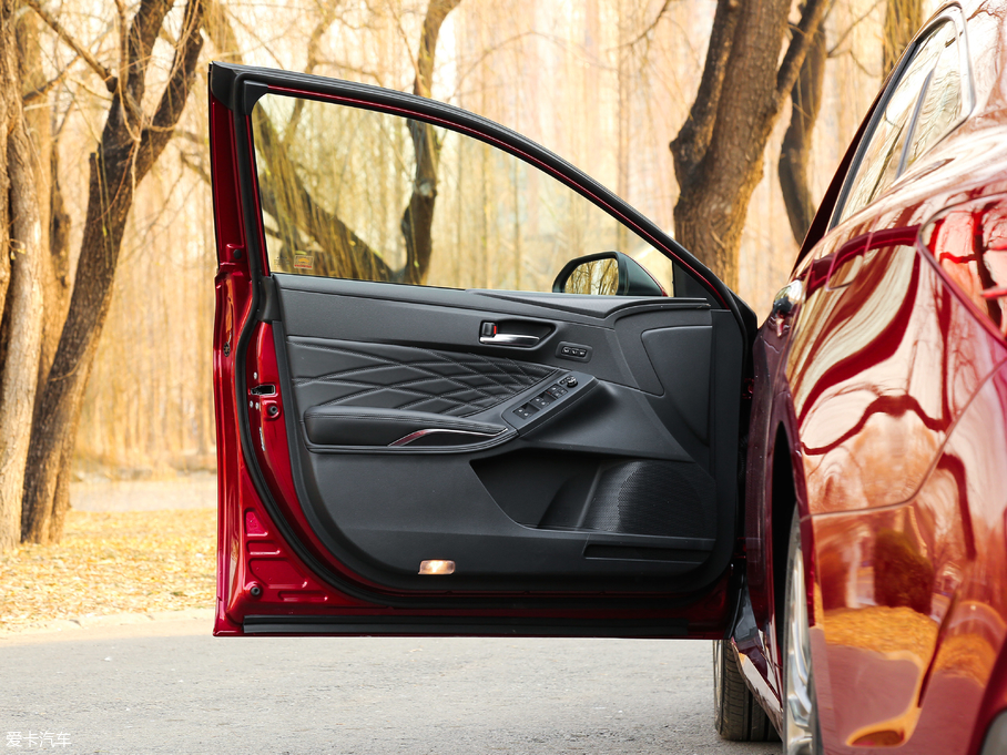 2019p p 2.5L LimitedŞ V