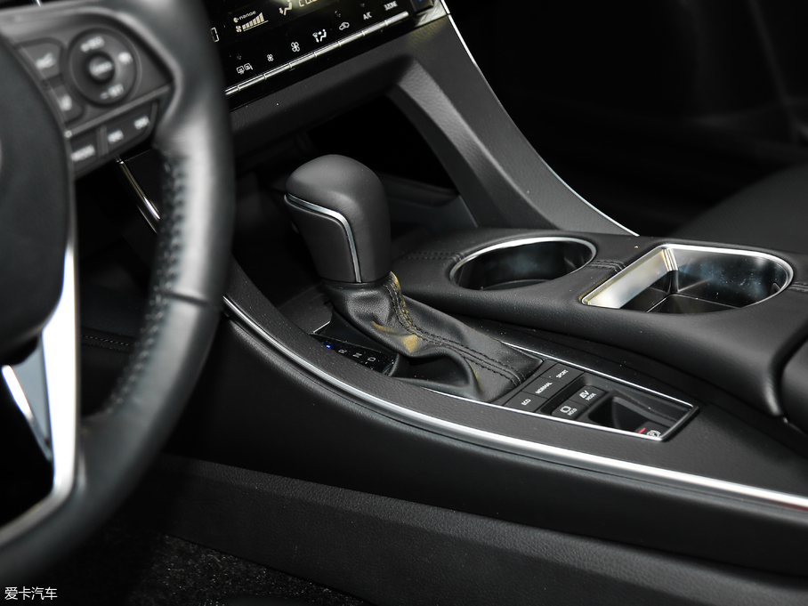 2019p p 2.5L LimitedŞ V