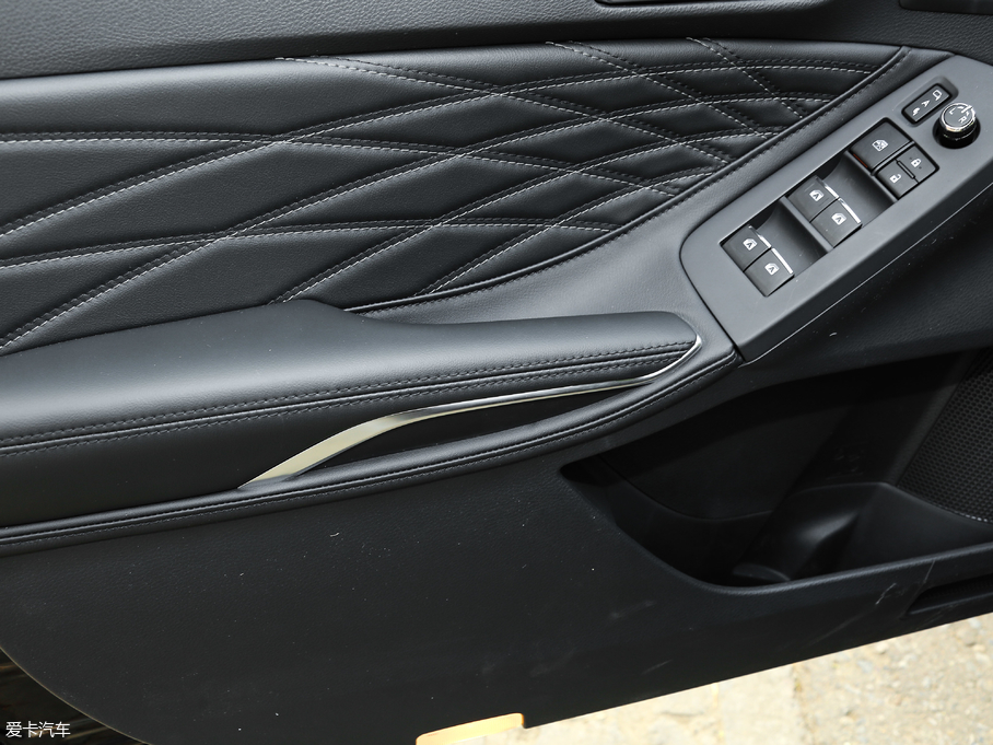 2019p p 2.5L LimitedŞ V