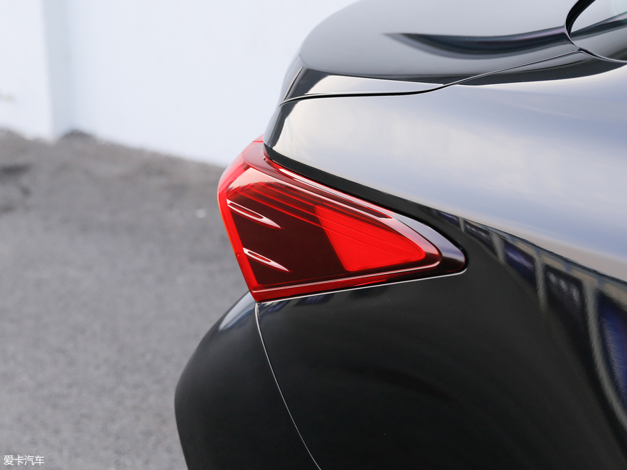 2019p p 2.5L XLEF (gu)V