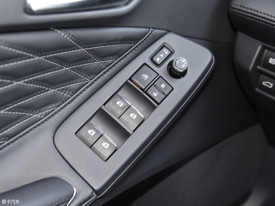 2019p p 2.5L XLEF (gu)V