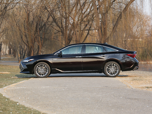 2019款双擎 2.5L Limited旗舰版 国V 正侧（左）