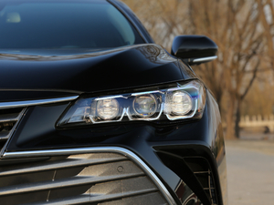 2019款双擎 2.5L Limited旗舰版 国V 大灯