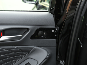 2019p 2.5L LimitedŞ V g