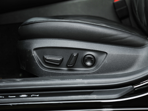 2019p 2.5L LimitedŞ V {{