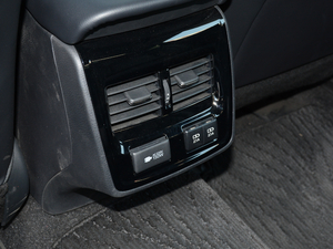 2019p 2.5L LimitedŞ V g